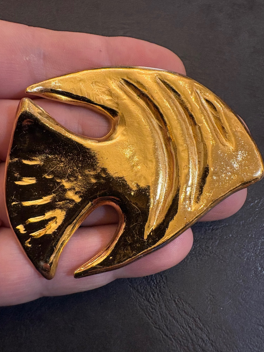 Yves Saint Laurent: Brooch 