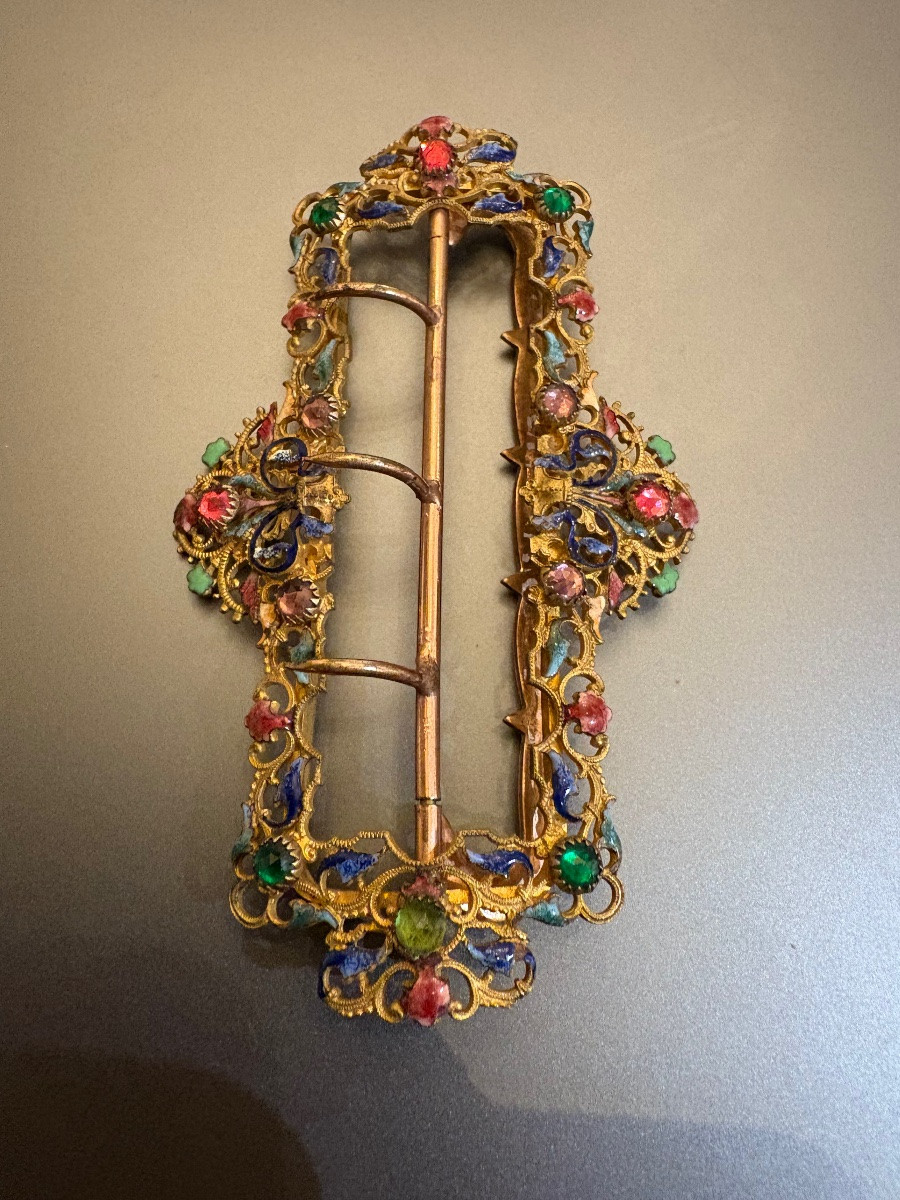 XIX siecle: Boucle en métal dore émaillé avec pierres.-photo-2