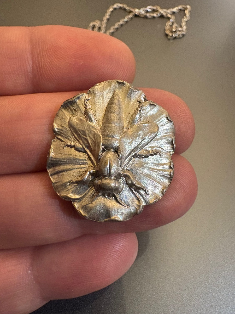 Ancienne chaîne et pendentif " insecte" en argent 800/1000 eme.-photo-2