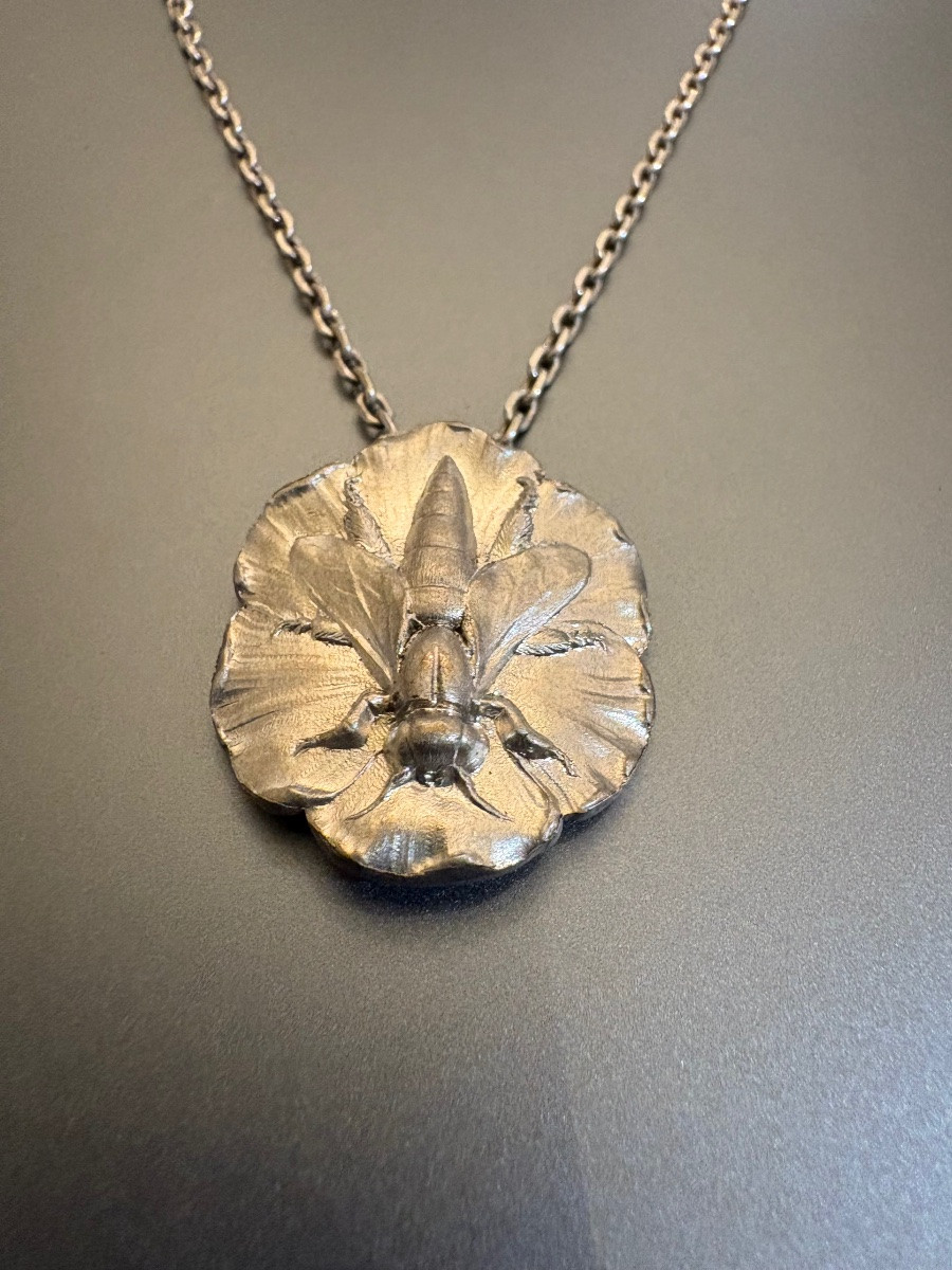 Ancienne chaîne et pendentif " insecte" en argent 800/1000 eme.-photo-3