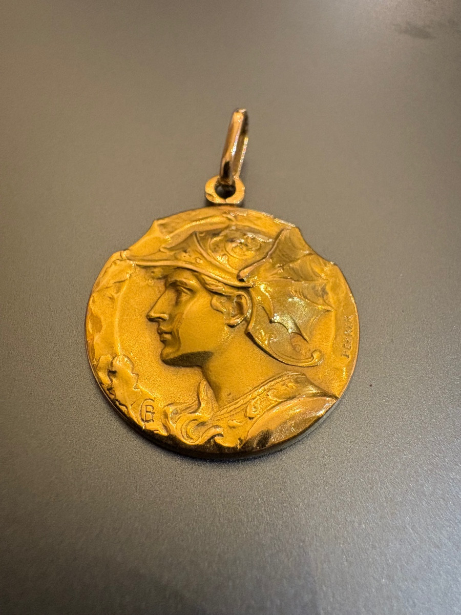 Antique "gallia" Pendant In 18k Yellow Gold (750/1000). Signed Becker.