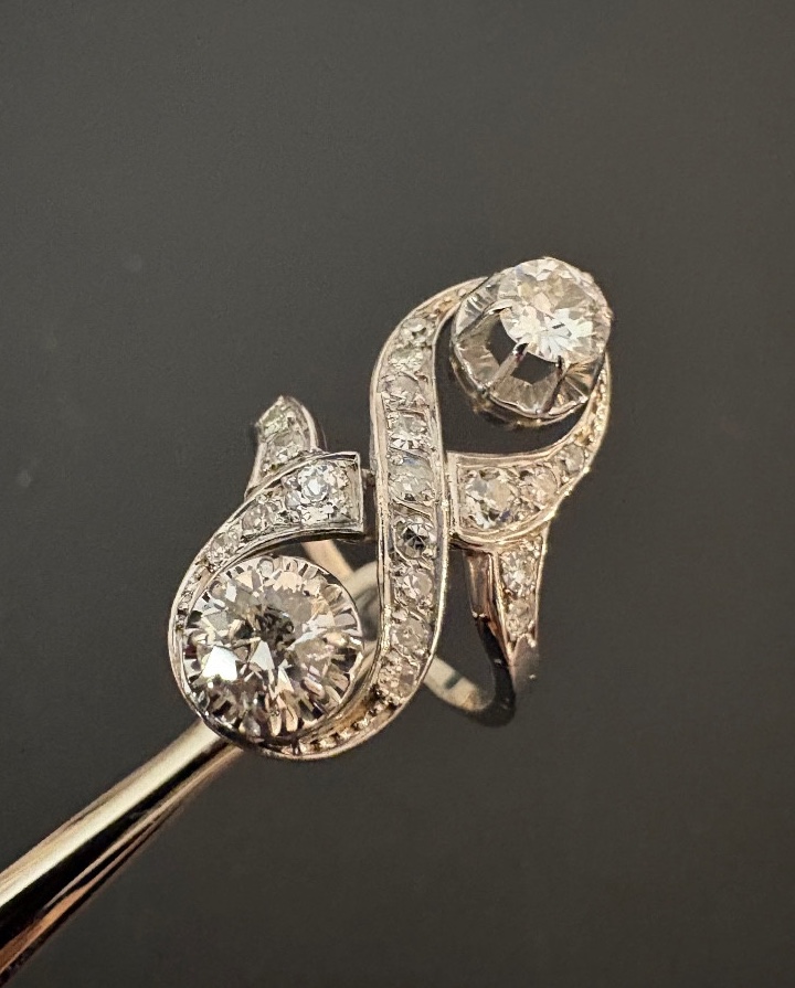 Antique Toi Et Moi Ring In 18k White Gold And Diamonds