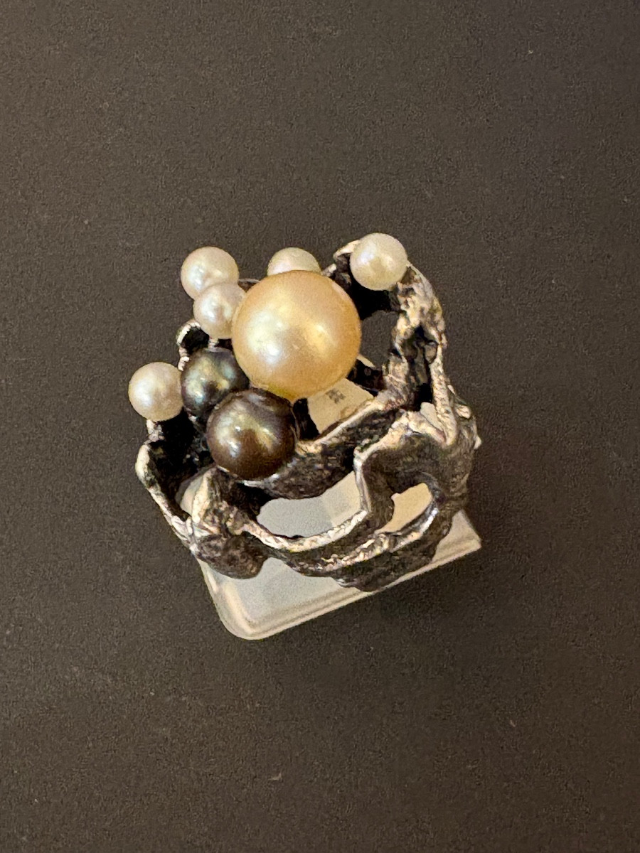 Vintage: Bague de créateur en argent et perles de culture.