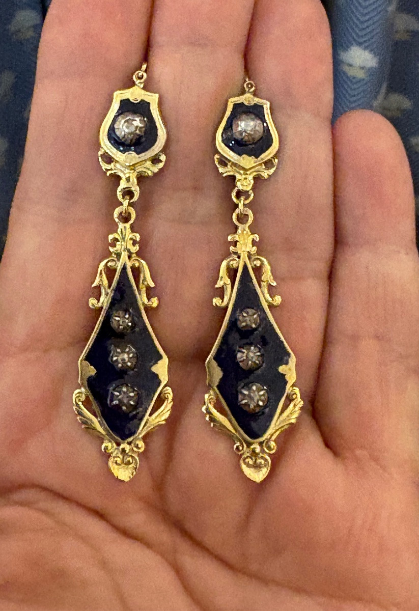 Napoleon III: Paire de pendants d'oreilles en or, argent, diamants et émail.-photo-4