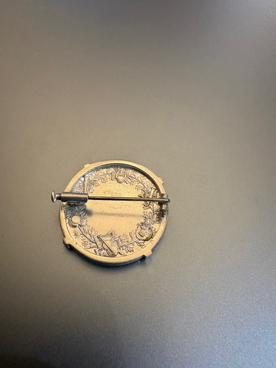 Lagrange: Silver Brooch With Three Cherubs.-photo-4