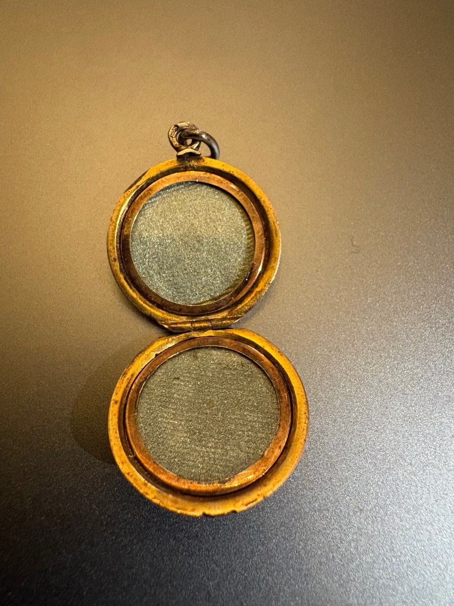 Antique Enameled Silver Guilloche Photo Pendant.-photo-2