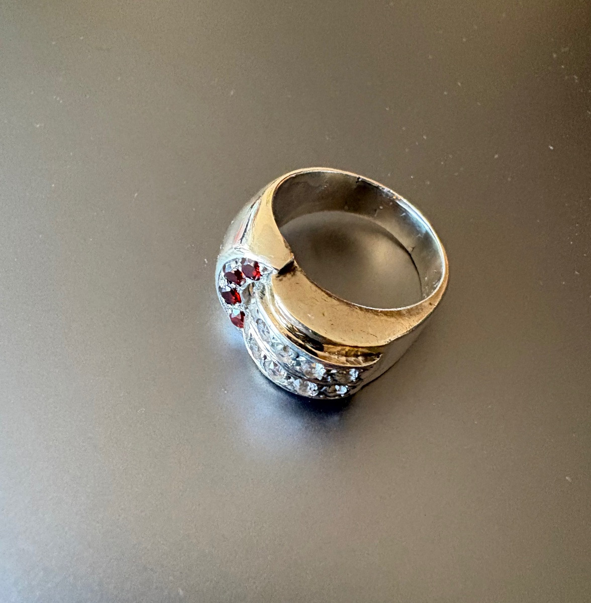 Ancienne bague tank en argent, or, grenats et pierres blanches-photo-4