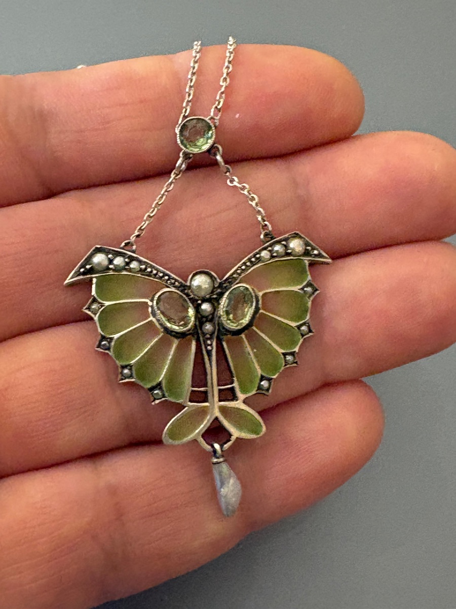 Collier argent 800/1000 eme et plique à jour. Circa 1905.-photo-2