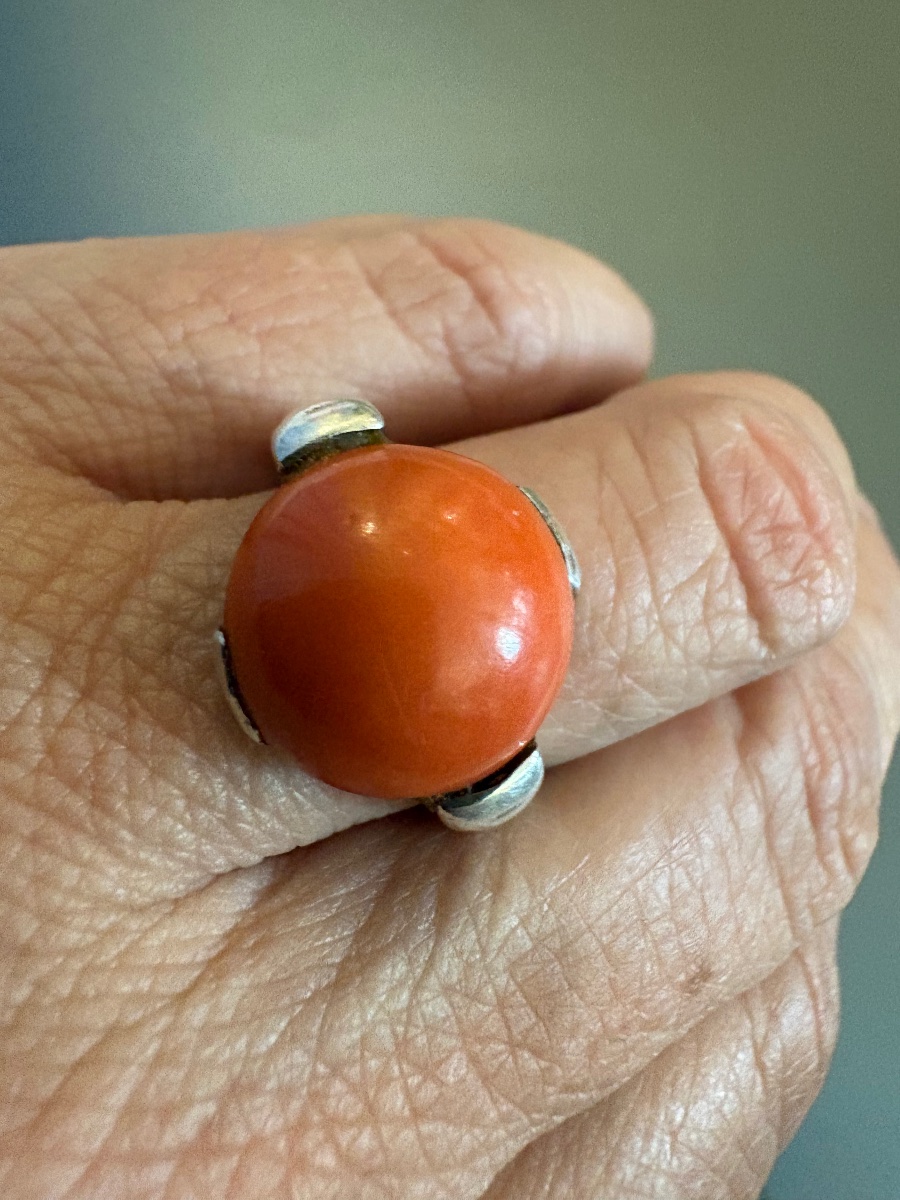 Vintage Ring Made Of 800/1000 Silver With A Coral Cabochon.-photo-4