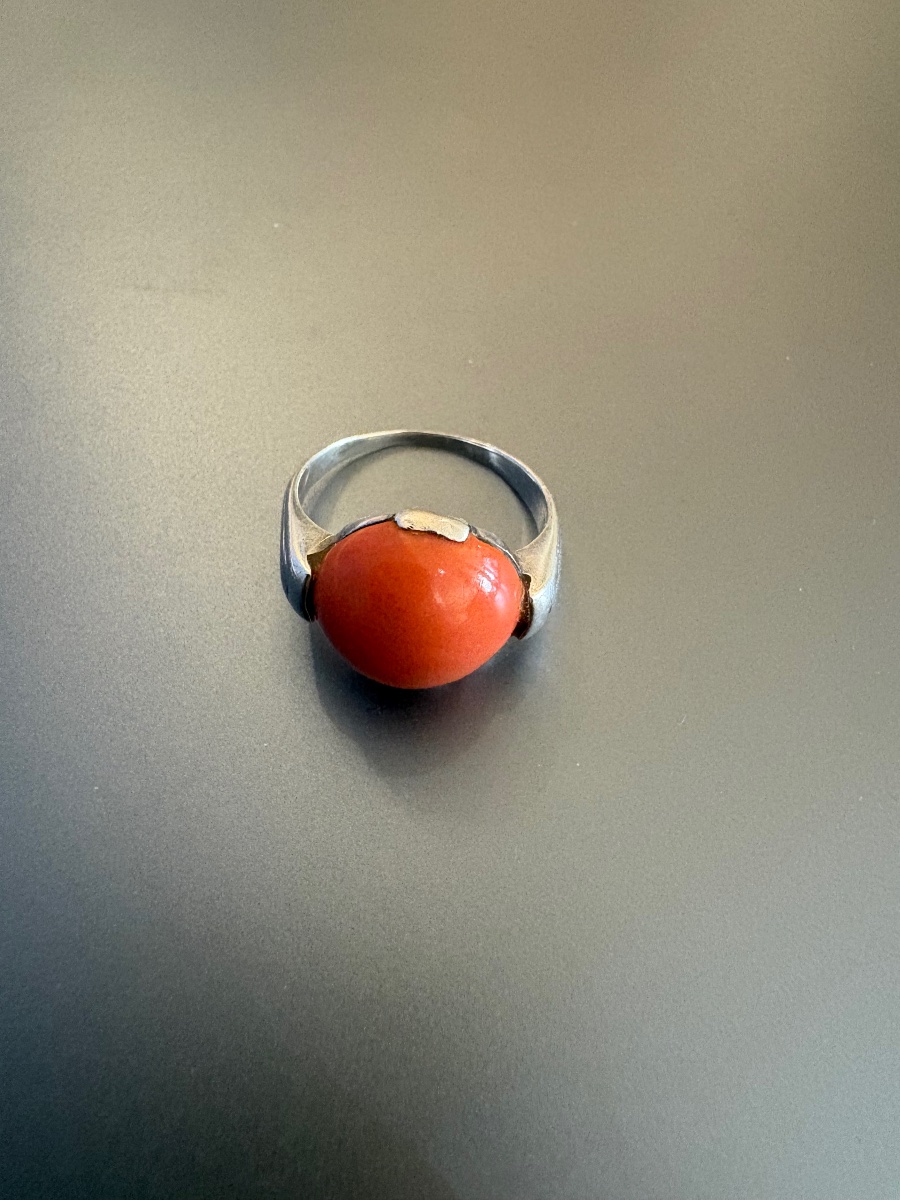 Vintage Ring Made Of 800/1000 Silver With A Coral Cabochon.-photo-5