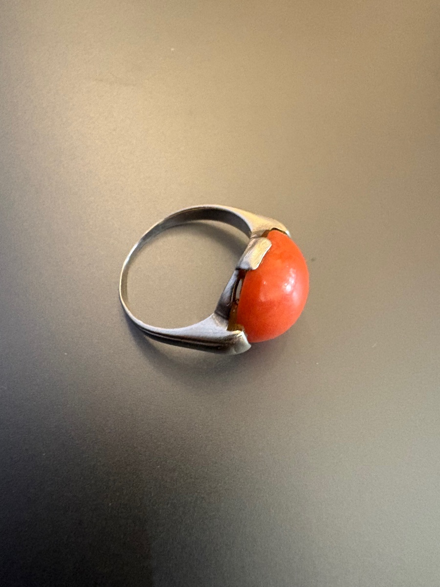 Vintage Ring Made Of 800/1000 Silver With A Coral Cabochon.-photo-6