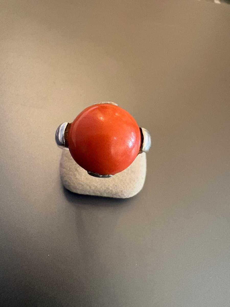 Vintage Ring Made Of 800/1000 Silver With A Coral Cabochon.