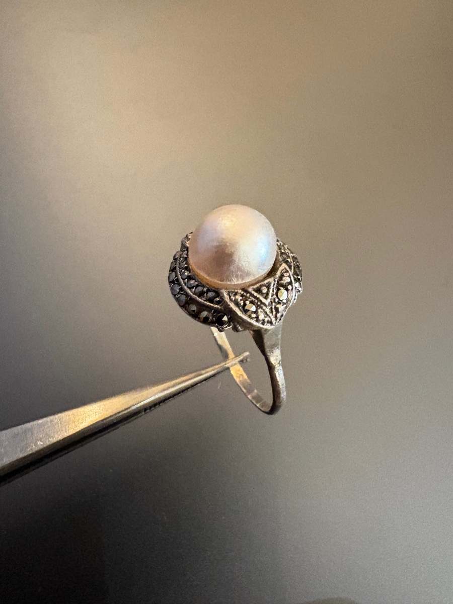 Ancienne bague Art Déco en argent 800/1000 eme, perle de culture et marcassites.
