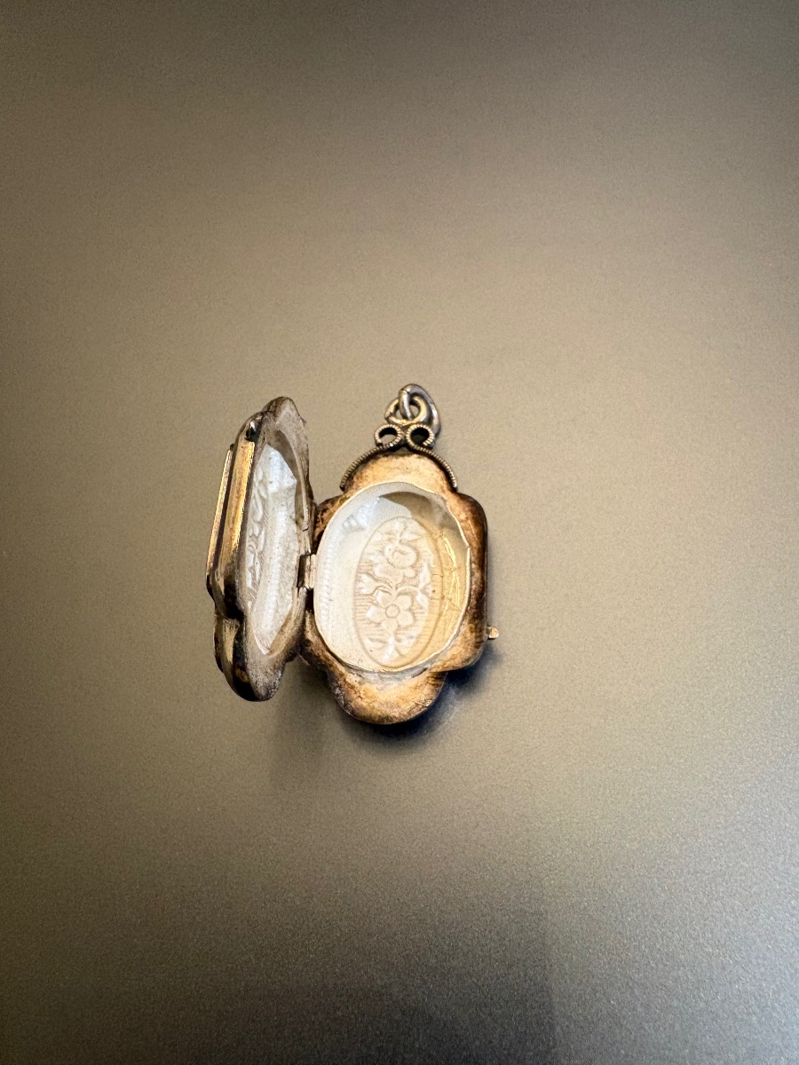 Vintage 800/1000 Silver Keepsake Pendant-photo-3