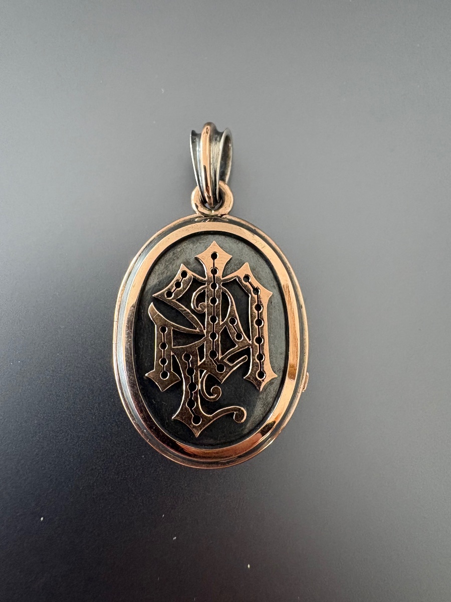 XIX siècle. Pendentif médaillon ovale ouvrant, en or et argent.-photo-3
