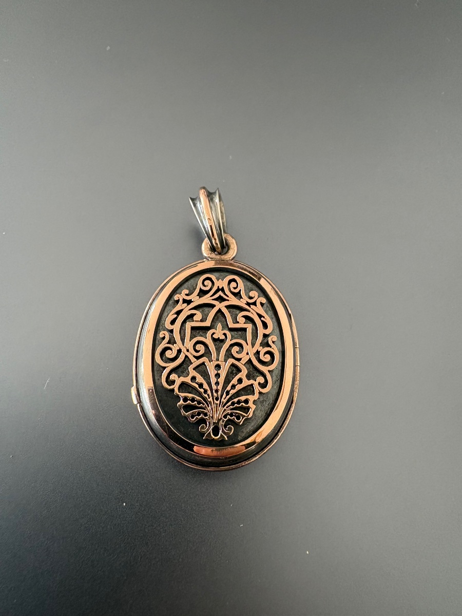 XIX siècle. Pendentif médaillon ovale ouvrant, en or et argent.-photo-8