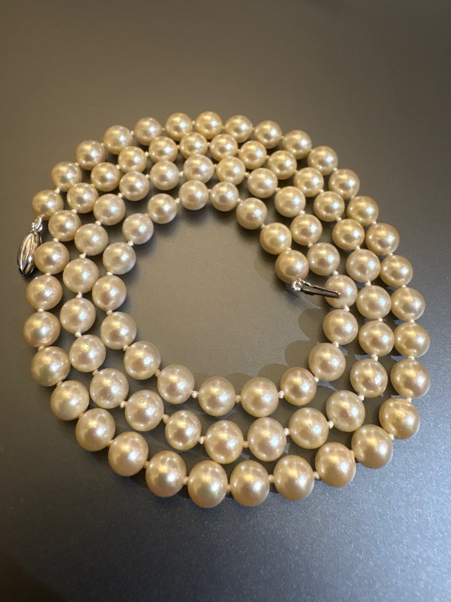 Akoya Cultured Pearl Necklace. 925/1000 Silver Clasp