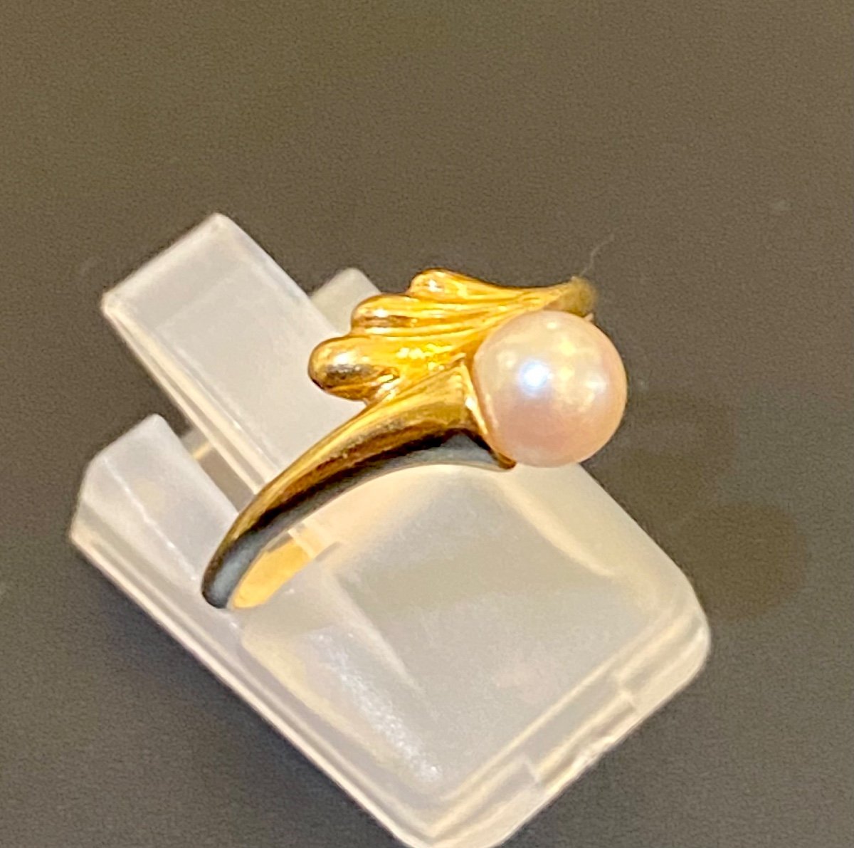 Yellow Gold And Cultured Pearl Ring-photo-2