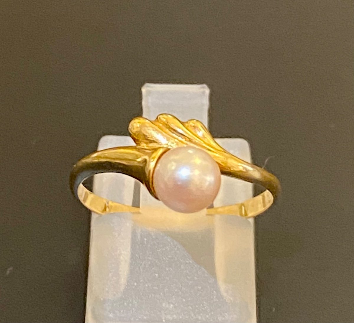 Yellow Gold And Cultured Pearl Ring-photo-5