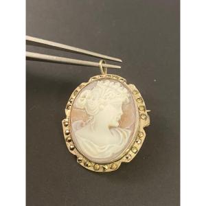 Old Brooch-pendant In Silver And Shell Cameo