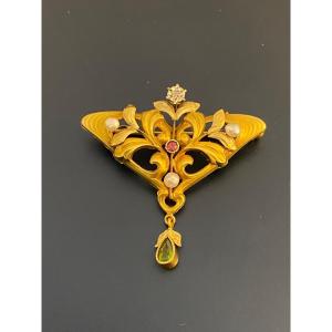 Art Nouveau Style Brooch In 759/1000 Gold