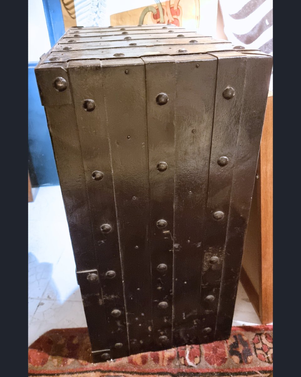 Antique Studded Safe - Italy - 19th Century-photo-1