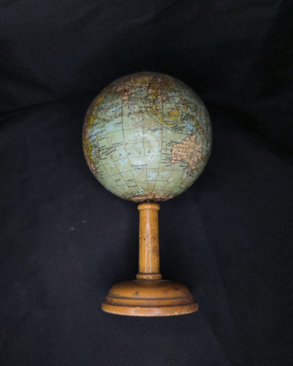 G. Thomas Cabinet Globe - Late 19th Century-photo-4