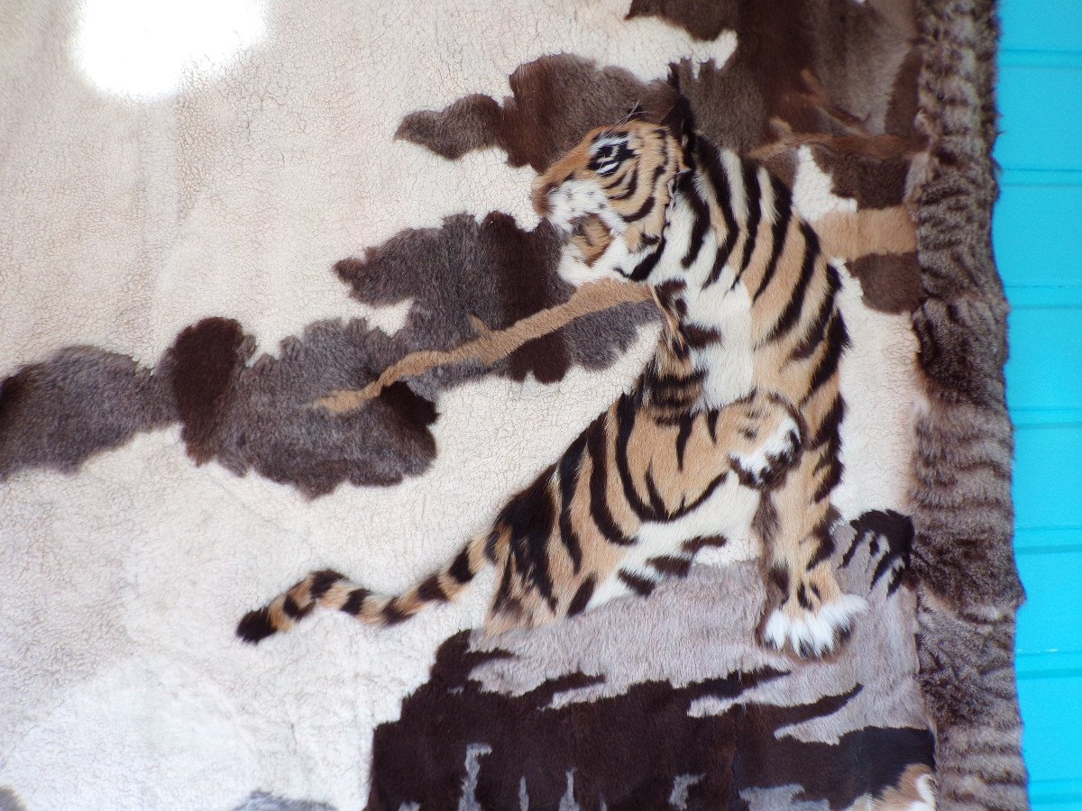Tapisserie ( Patchwork) En Peau De Bete . Paysage Asie Avec  Cinq Tigres Du Bengale.-photo-4
