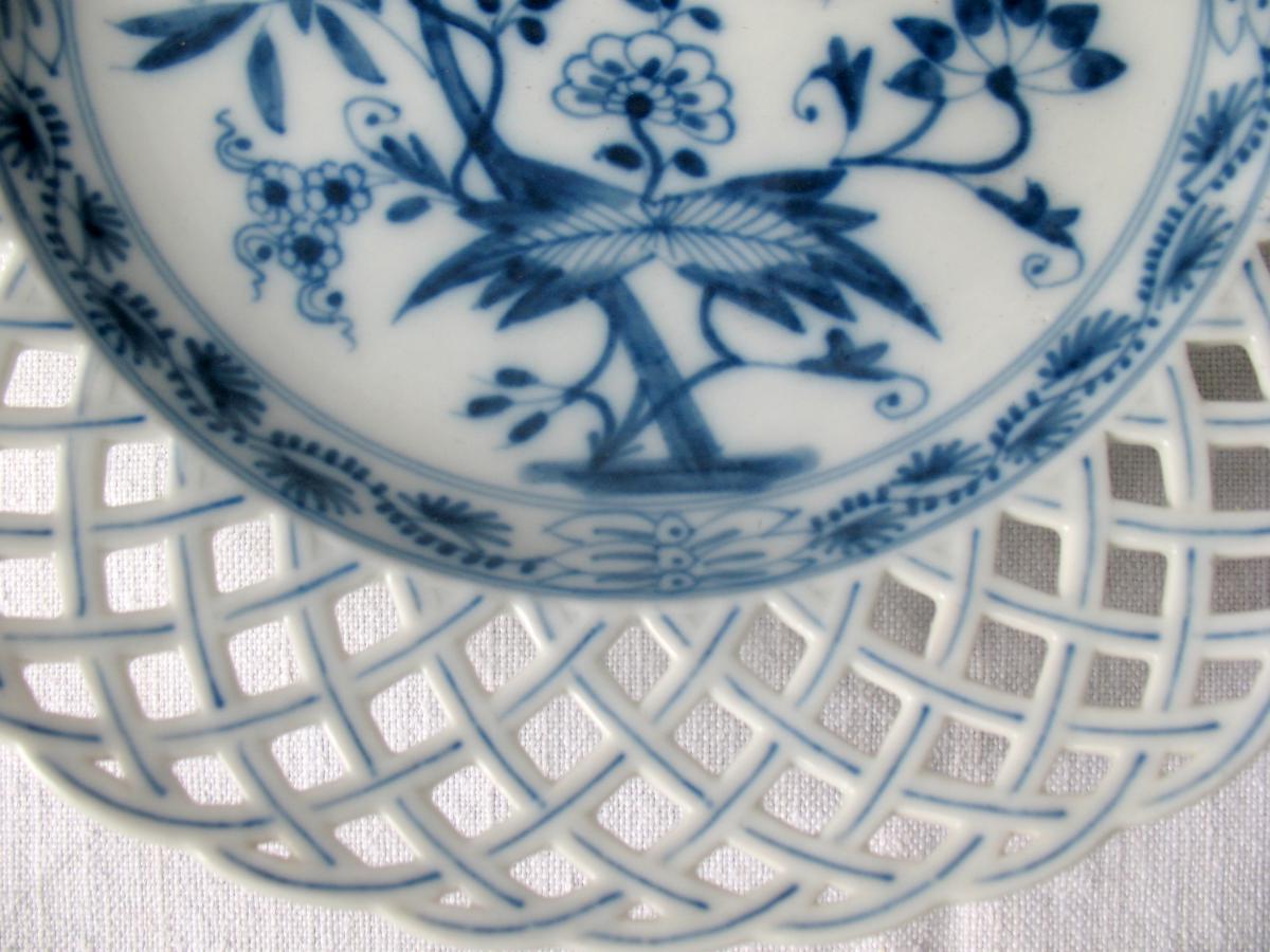 Plate Ajourée From Eighteenth Century Porcelain Berlin. China Scenery.-photo-3