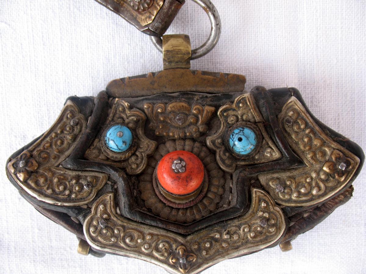 Purse From Tibet Leather, Bronze, Coral And Turquoise. XIXth Century-photo-2