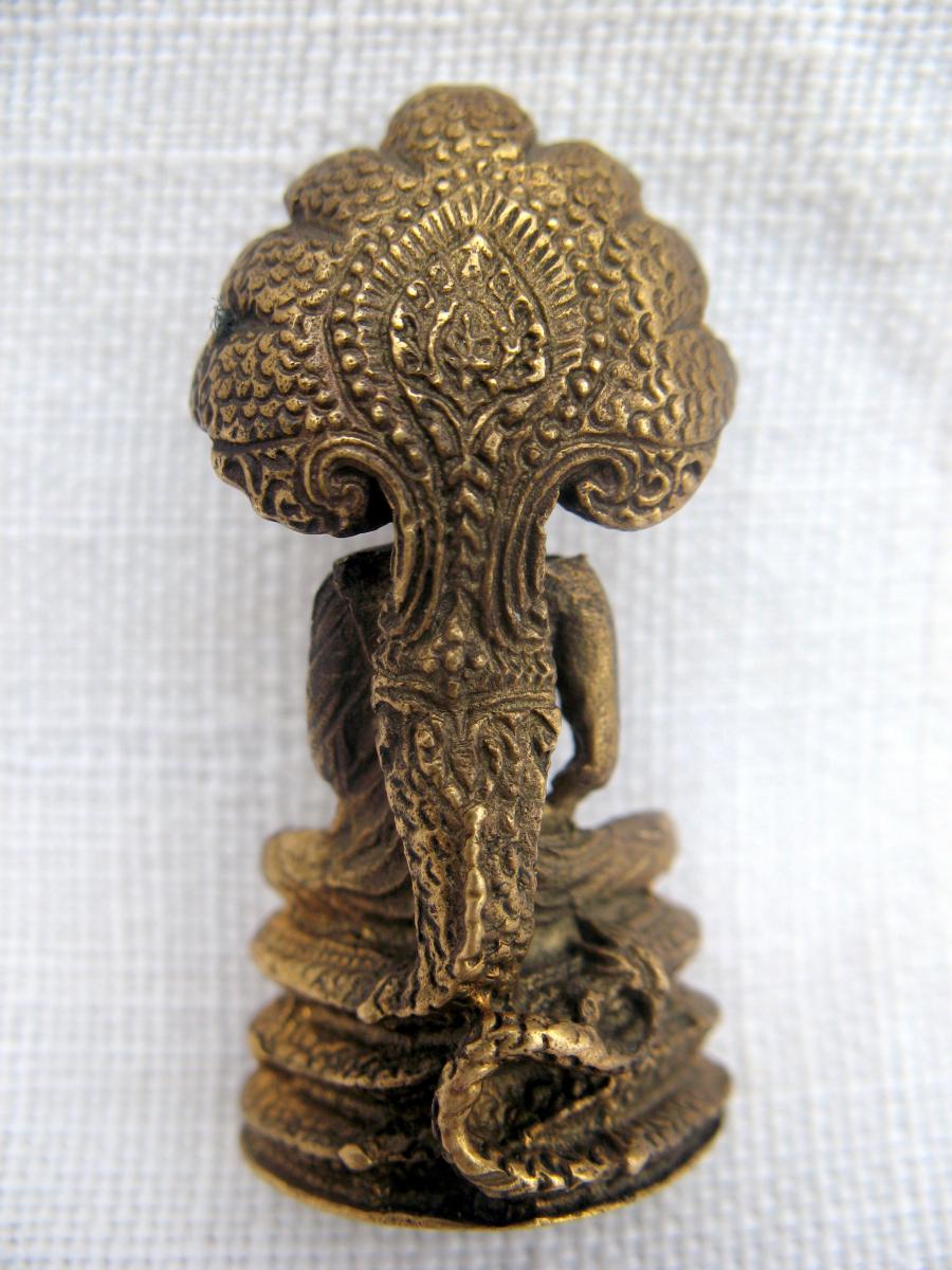 Statuette votive en bronze d'un bouddha aux cobras. Thaïlande, XIXème-photo-2