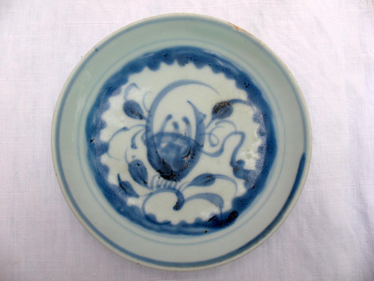 Petit plat en porcelaine blanc bleu. Dynastie Lê, Vietnam XVI - XVIIème-photo-2