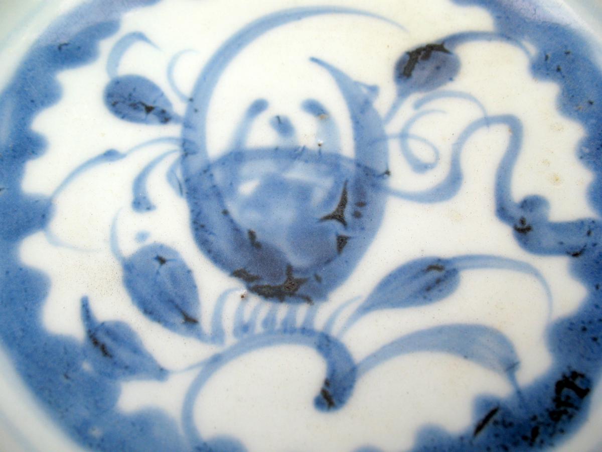 Petit plat en porcelaine blanc bleu. Dynastie Lê, Vietnam XVI - XVIIème-photo-3