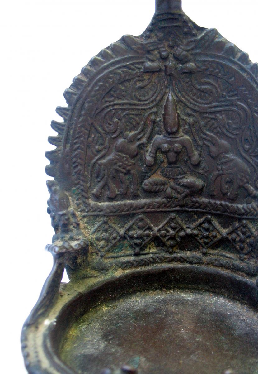 Bronze Oil Lamp Representing The Goddess Gaja Lakshmi. India, 19th Century-photo-4