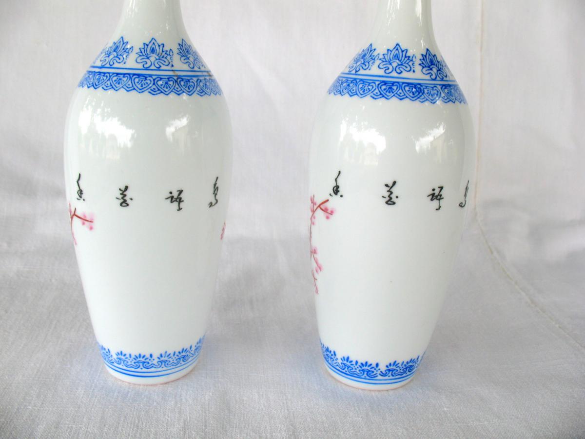 Deux vases signés en porcelaine coquille d'oeuf. Décor de grues. Chine, années 40-photo-2