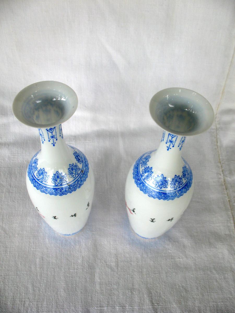 Deux vases signés en porcelaine coquille d'oeuf. Décor de grues. Chine, années 40-photo-3