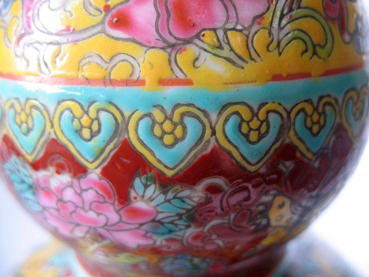 Porcelain Gourd Vase From China. Children Playing Balloon Decor. Brand Qianlong-photo-2