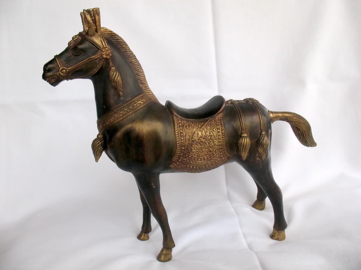 Cheval en bronze partiellement doré. Thaïlande, années 50