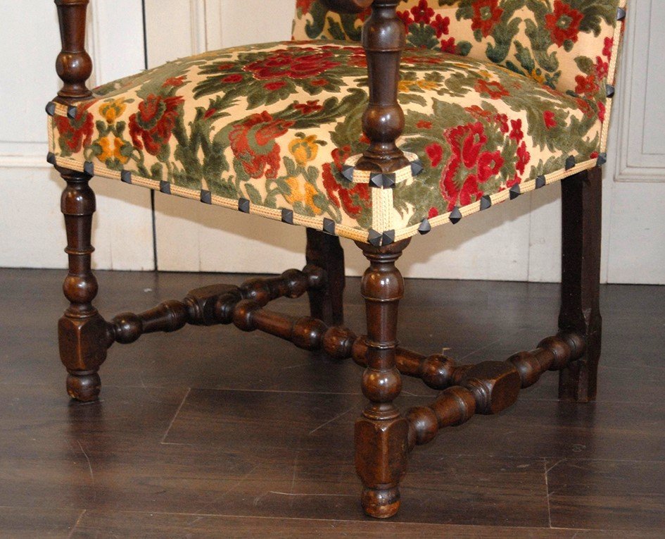 Fauteuil à Haut Dossier Plat  En Noyer de la Fin XVIIème, Style Louis XIII. Piètement Balustre.-photo-4