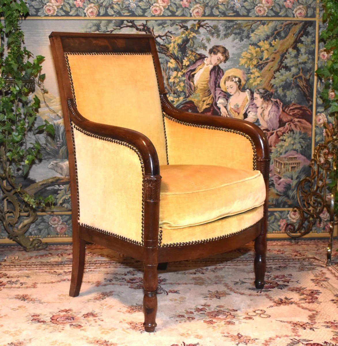 Berg&egrave;re Empire En Acajou  , Pieds Jacob,  D&eacute;cor  De Palmettes Et Chapiteaux Palmiformes. grand fauteuil 