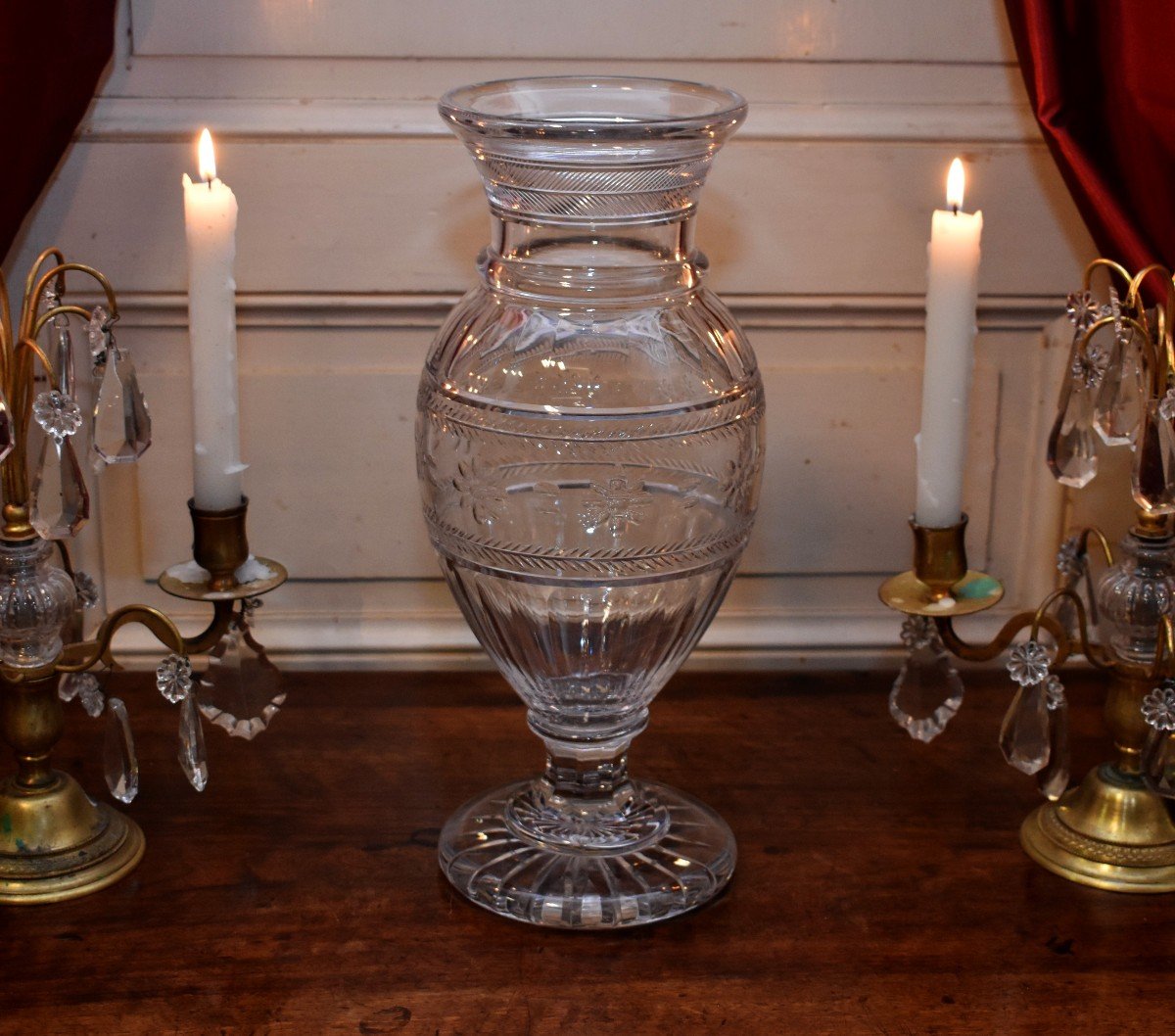 Grand Vase balustre  En Cristal De Baccarat, Taillé et ciselé  Main.-photo-3