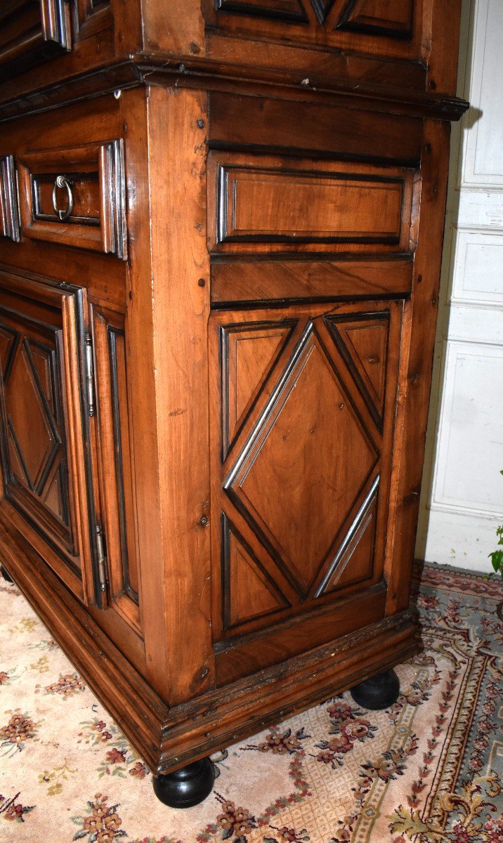 Cabinet Two Corp Pediment Louis XIII, Standing Man Seventeenth In Solid Walnut, Cabinet 2 Parts.-photo-3