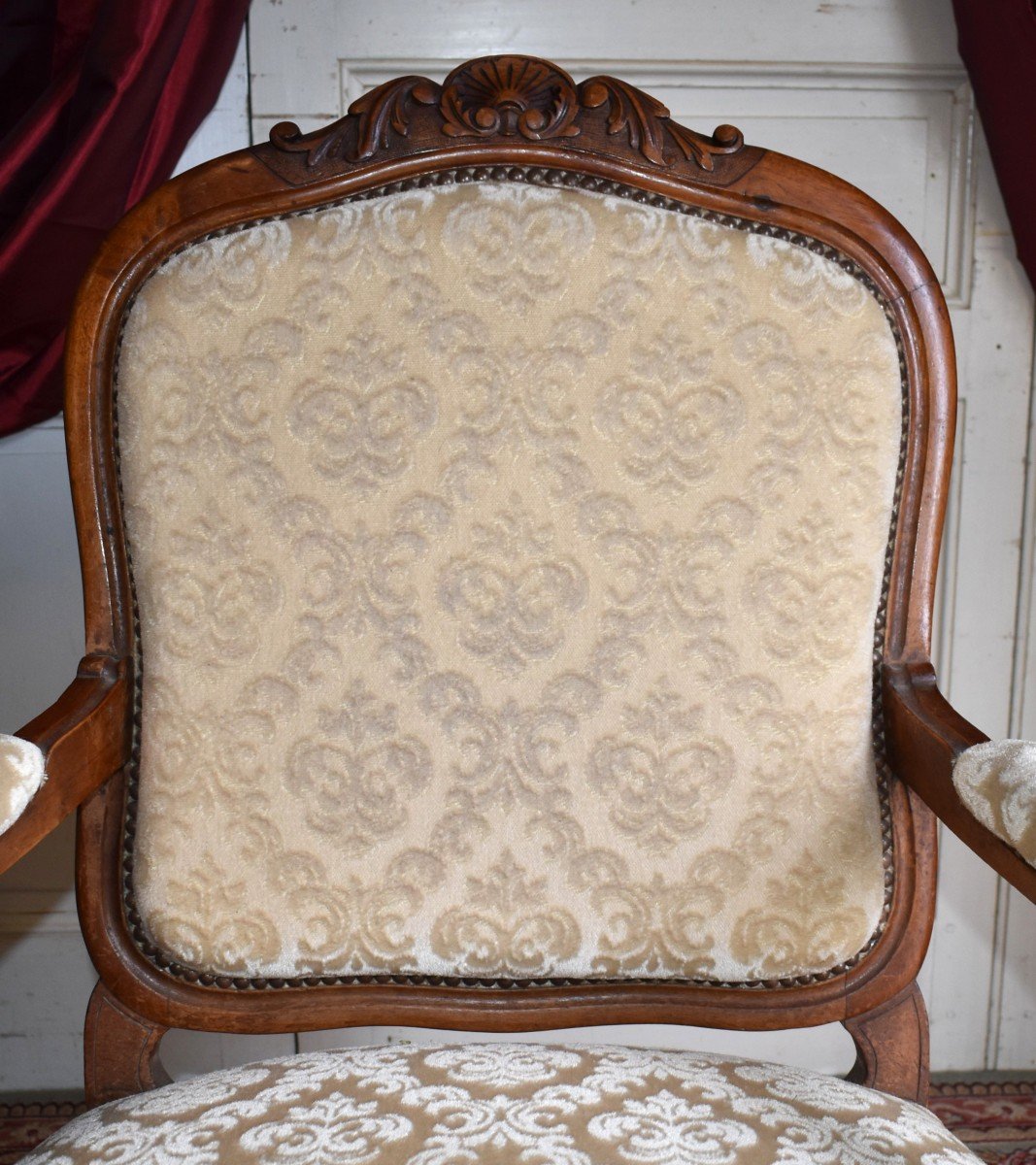 Paire De Fauteuils à La Reine De Style Louis XV En Noyer, Large Dossier, XIXe Siècle. Velours beige clair . assise refaite.-photo-4