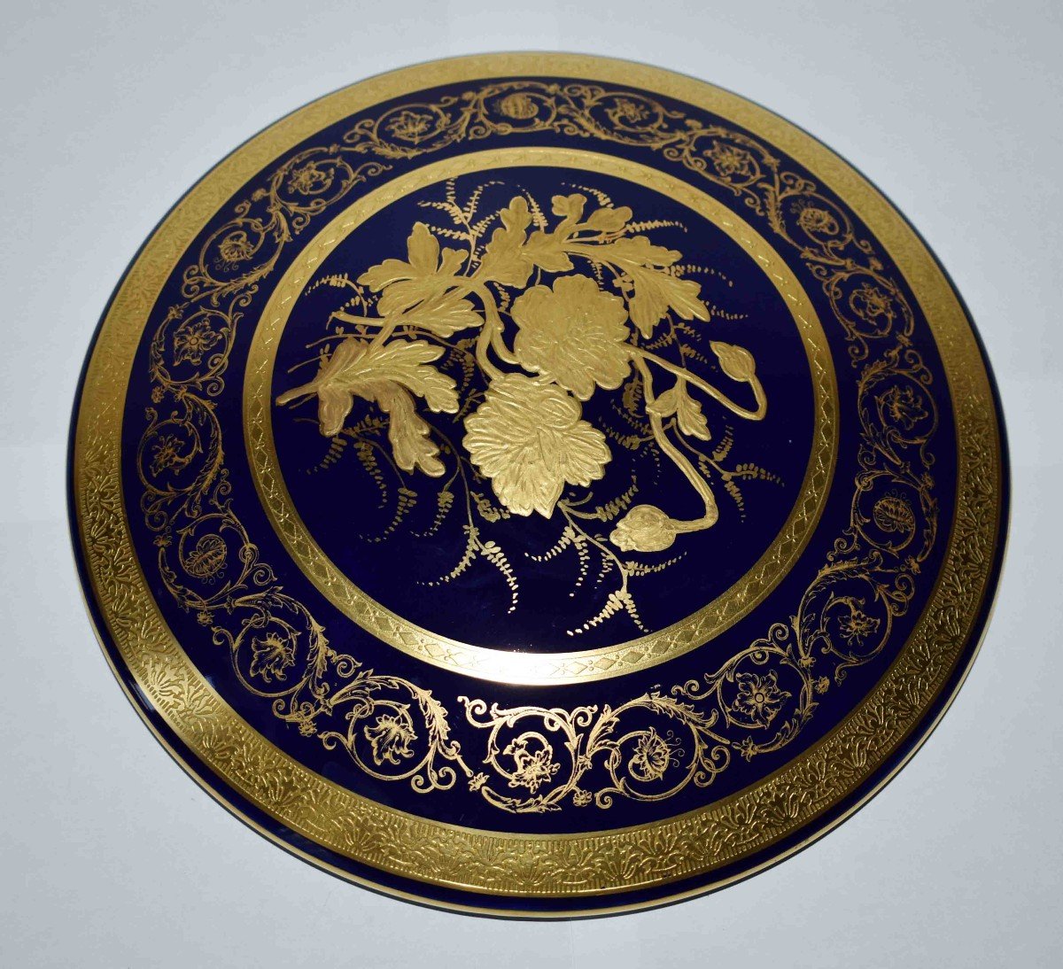 Limoges Porcelain Box, Furnace Blue Bonbonniere, Double Inlay And Gold Paste-photo-3