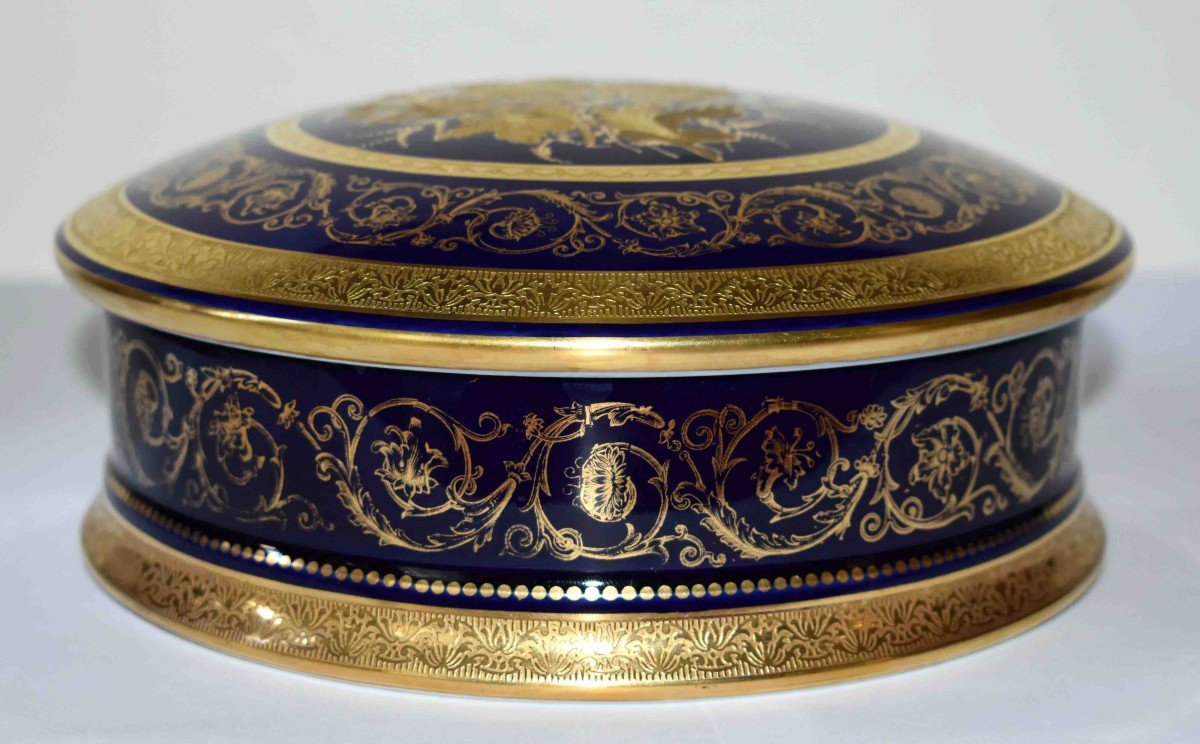 Limoges Porcelain Box, Furnace Blue Bonbonniere, Double Inlay And Gold Paste-photo-4