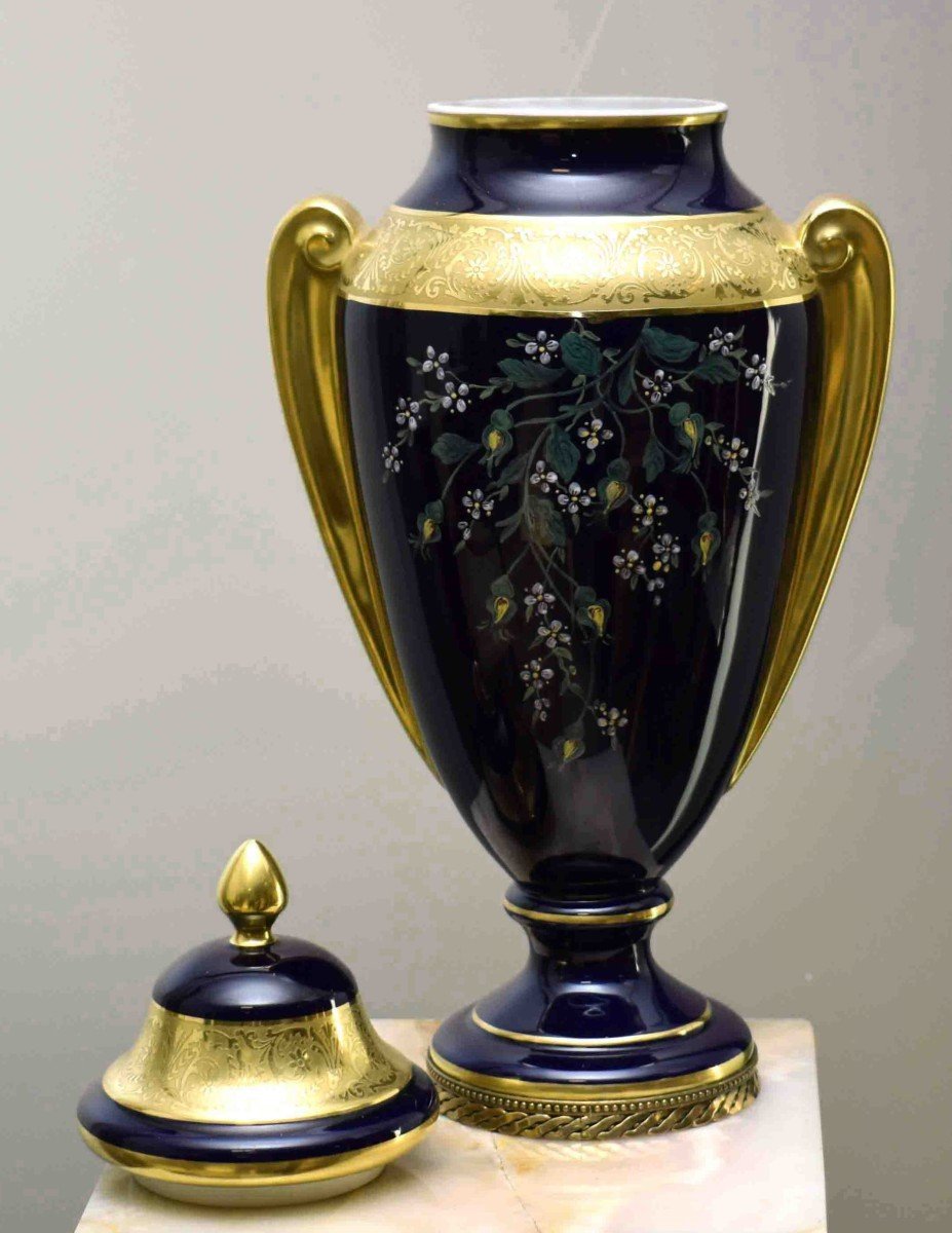 Large Vase In Limoges Porcelain, Pot Covered In Oven Blue And Double Gold Inlay-photo-1