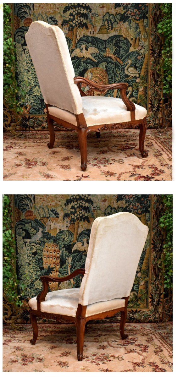 Paire De Fauteuils De Style Régence En Noyer Massif, haut dossier et assise large, tissu velours.-photo-3