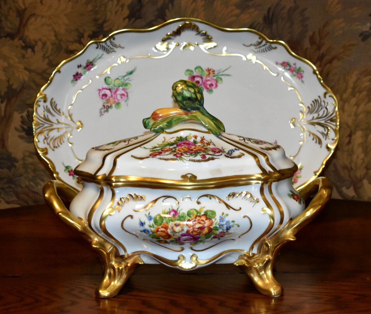 Important Tureen And Its Presentation Dish In Hand Painted Limoges Porcelain,-photo-2