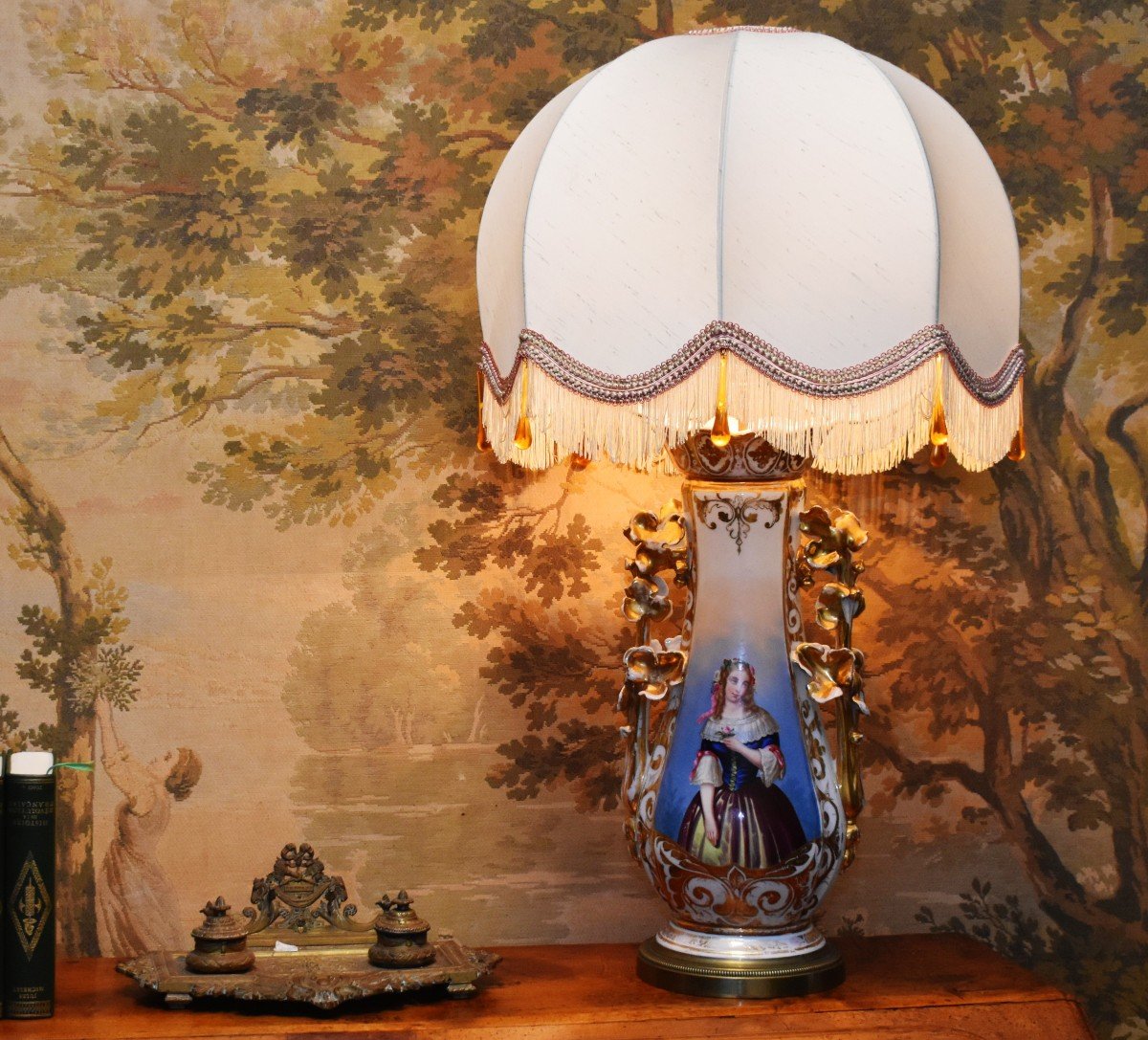 Important Pied De Lampe En Porcelaine Limoges Ou Vieux Paris, époque Louis Philippe , XIXème . décor peint à la main, portrait de jeune femme.-photo-3