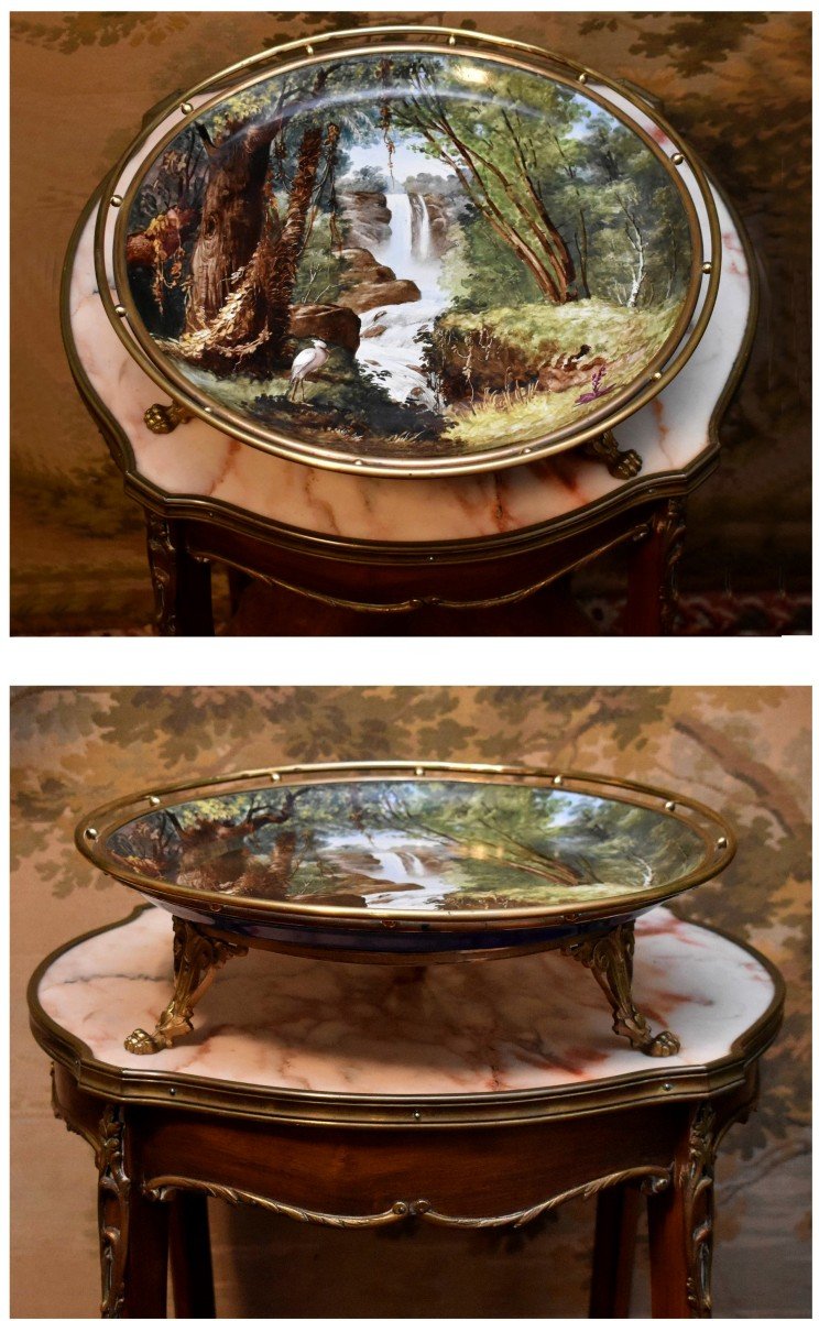 Grande Coupe Décor paysage Peint Main, Centre De Table En Porcelaine , Plat Monté Sur Socle En Bronze. décor de cascade , rivière et héron;-photo-2